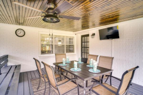 Lake Charles Home with Gas Grill and Fenced-In Yard!